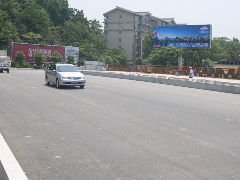 桃花江單立柱廣告 桃花江單立柱廣告